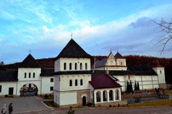 Унів. У молитві і праці. Унів. У молитві і праці.